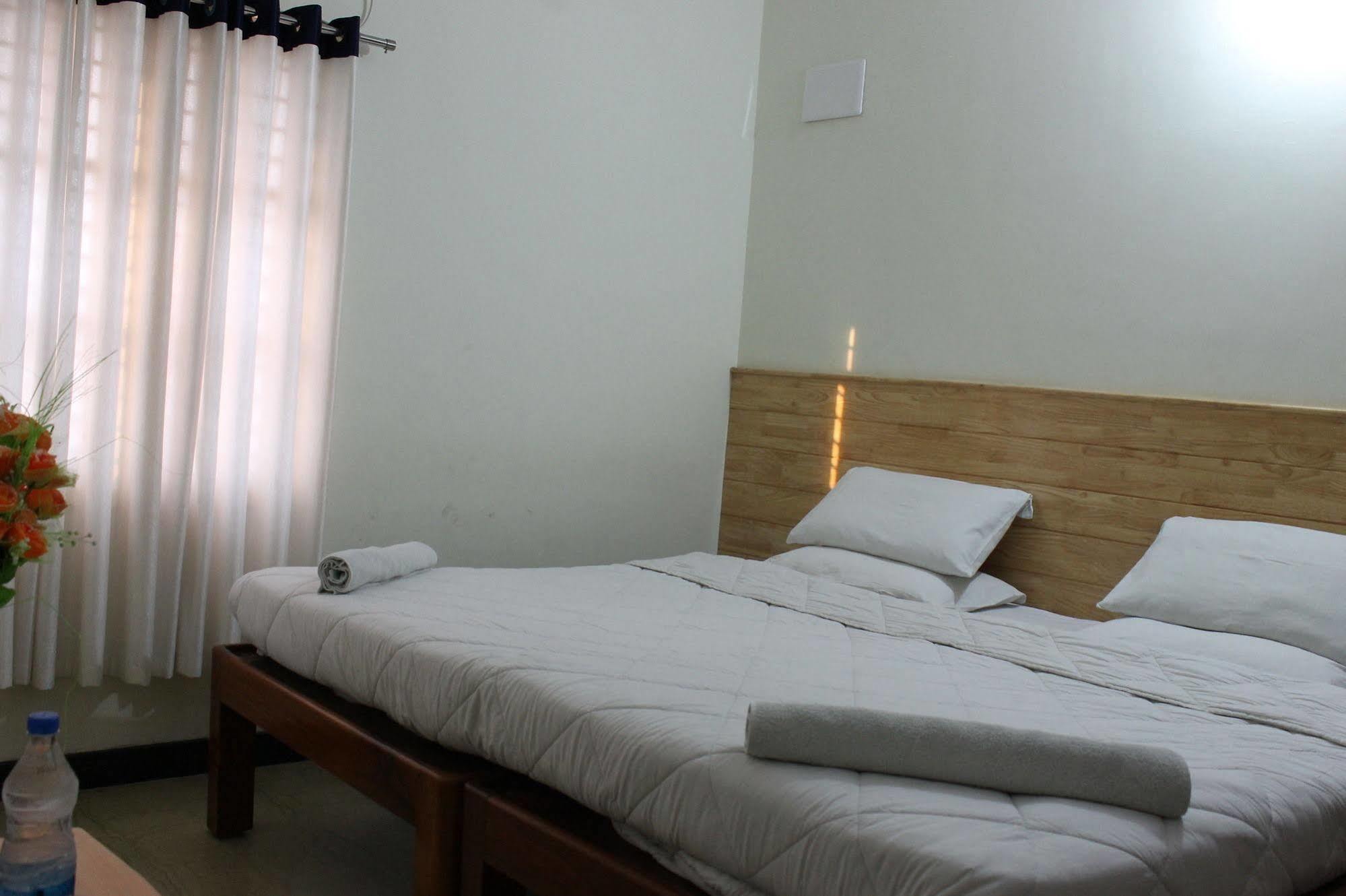 Oyo 1900 Hotel Olive Residency Mysore Extérieur photo